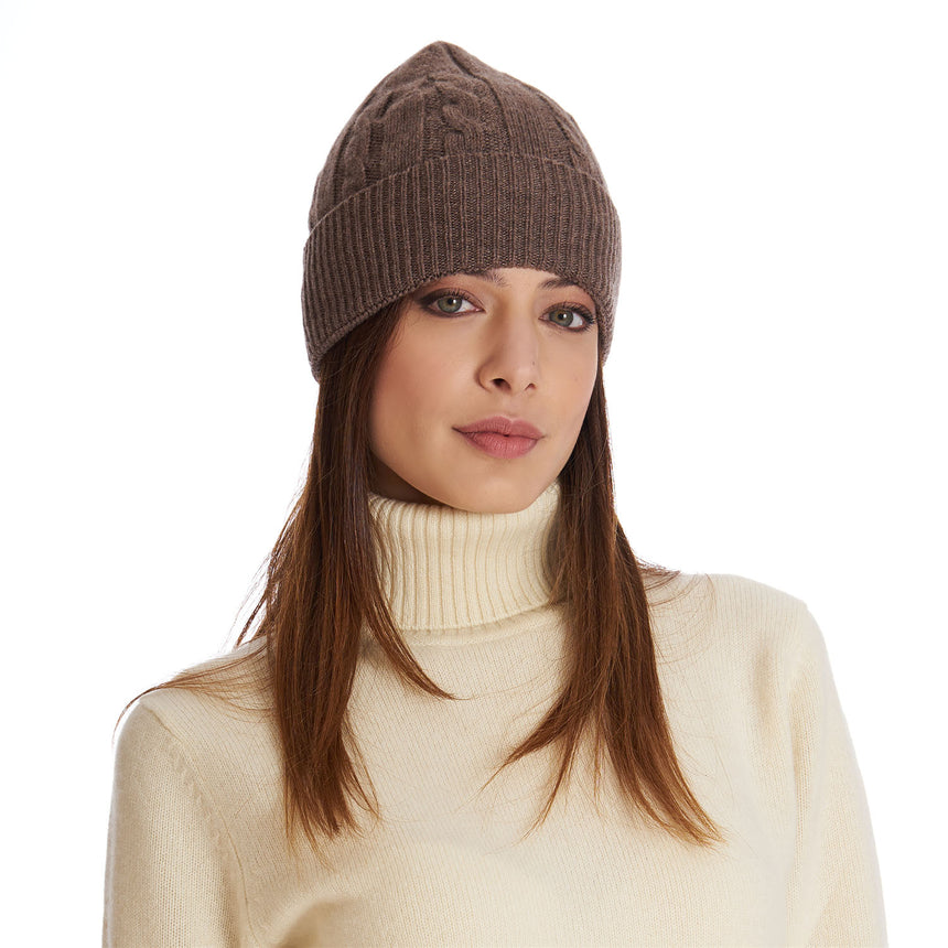 LIGHT BROWN BRAIDED BEANIE