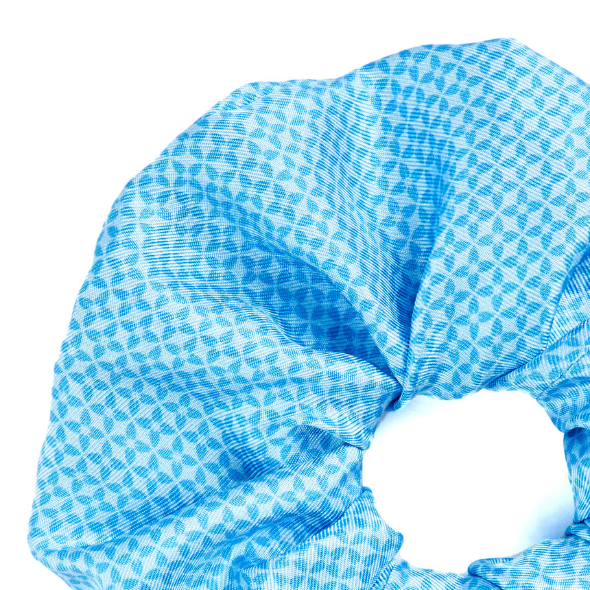 LIGHT BLUE SILK SCRUNCHIE