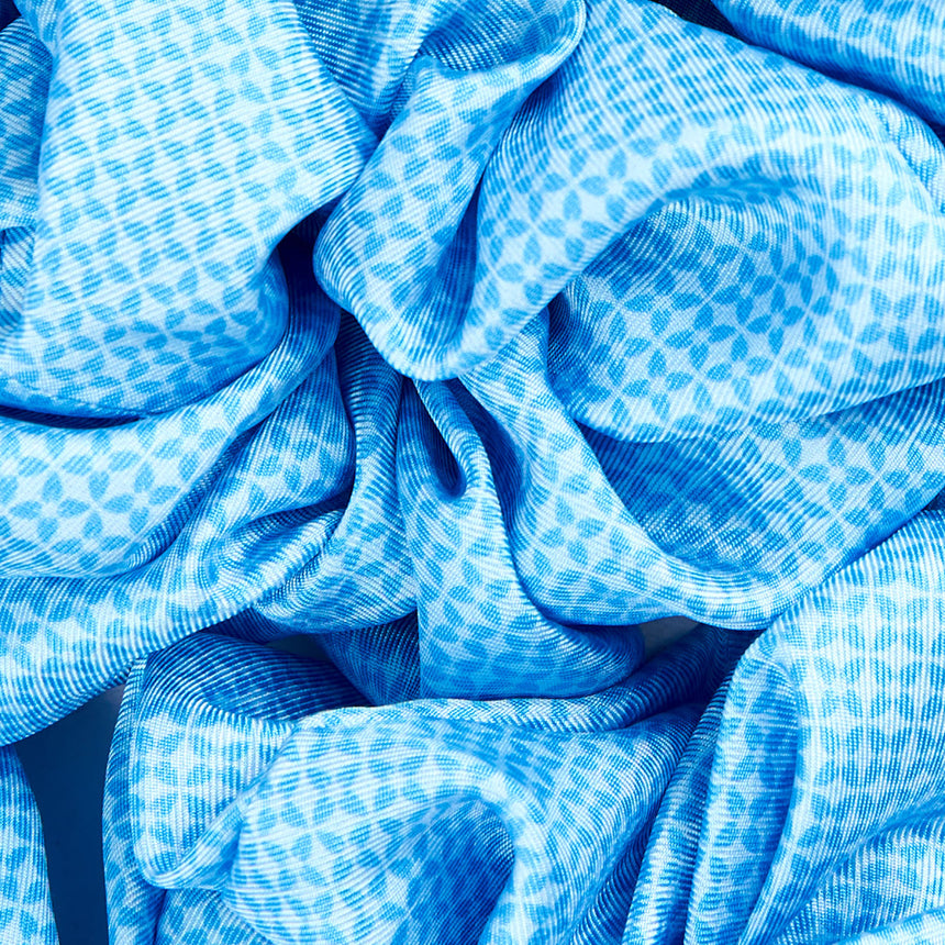 LIGHT BLUE SILK SCRUNCHIE