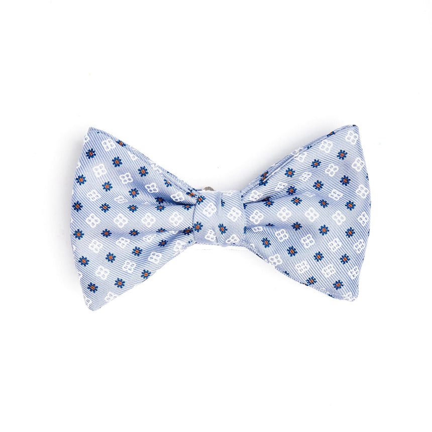 LIGHT BLUE PRE-KNOTTED SILK BOWTIE