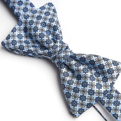 LIGHT BLUE PRE-KNOTTED SILK BOWTIE