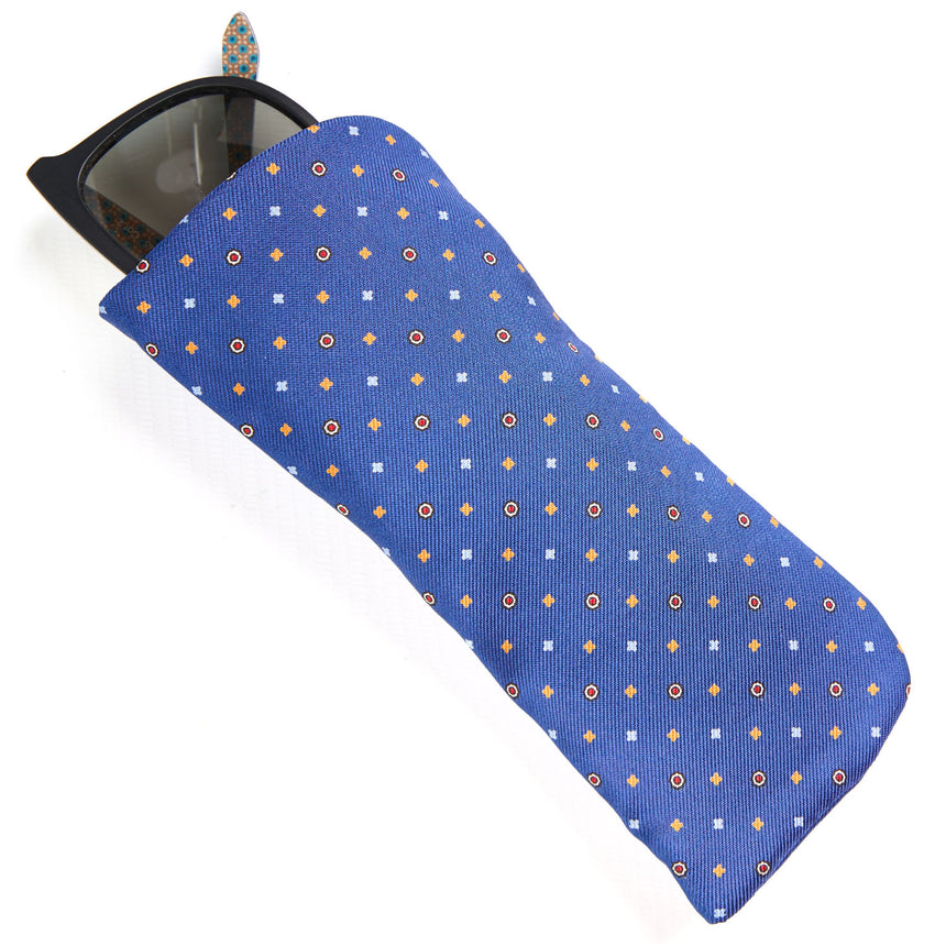 BLUE GLASSES CASE