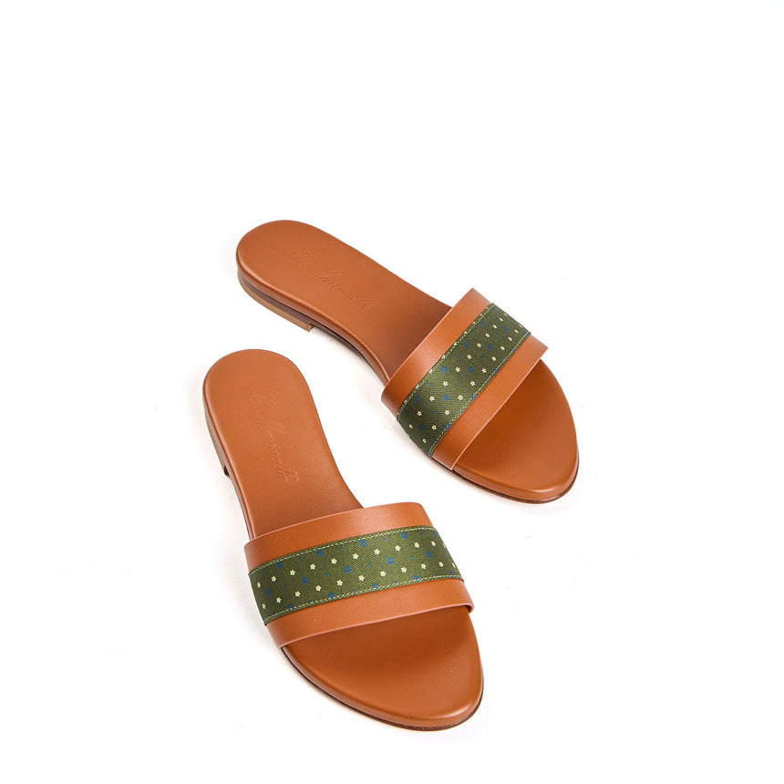 SIGNATURE ICONOGRAPHIC FLAT SANDAL