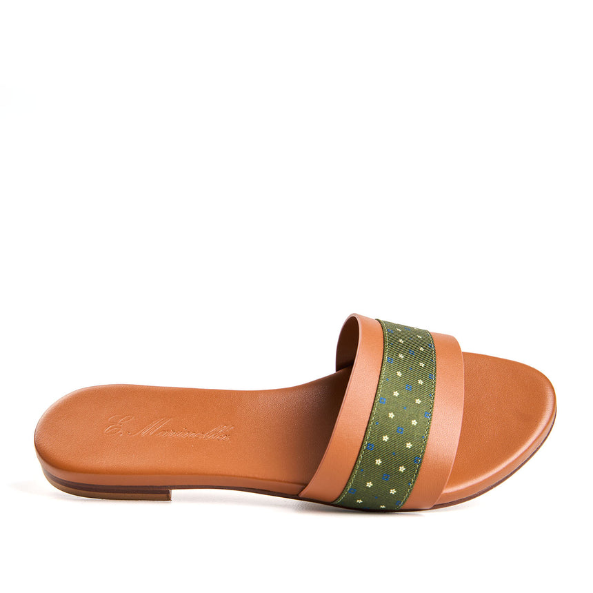 SIGNATURE ICONOGRAPHIC FLAT SANDAL