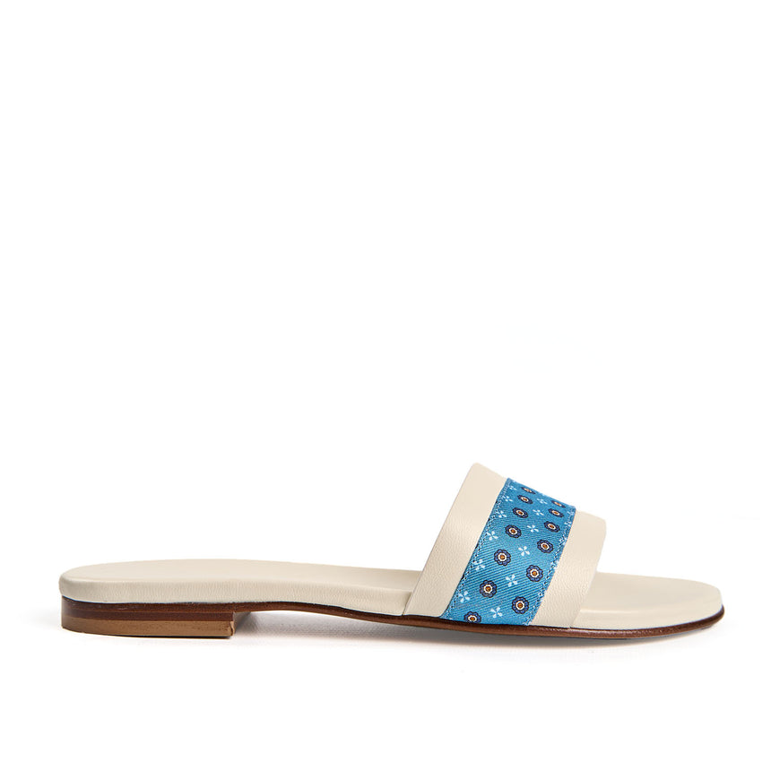 SIGNATURE ICONOGRAPHIC FLAT SANDAL