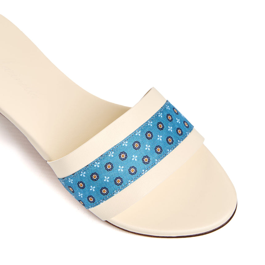 SIGNATURE ICONOGRAPHIC FLAT SANDAL