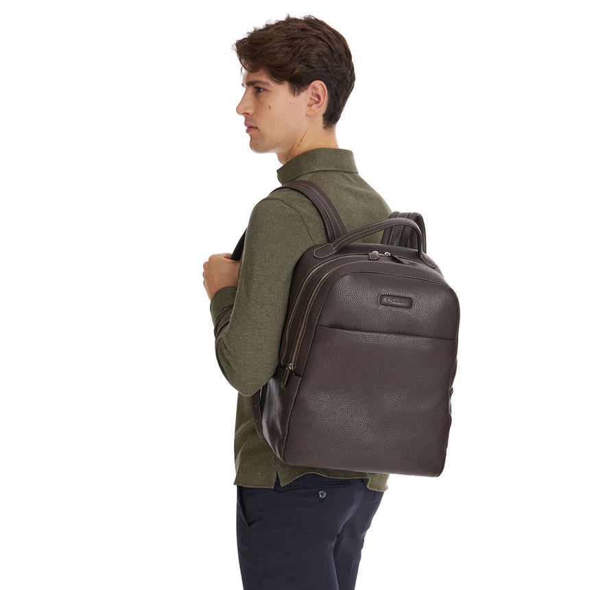 BACKPACK IN DARK BROWN LEATHER